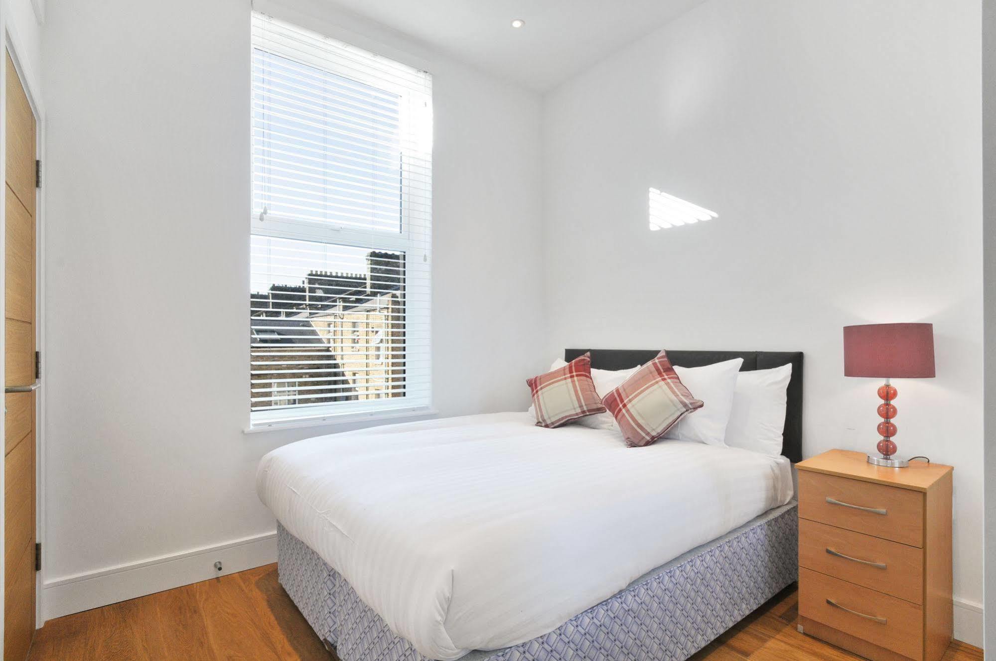 Апартаменти Access West Kensington Лондон Екстер'єр фото