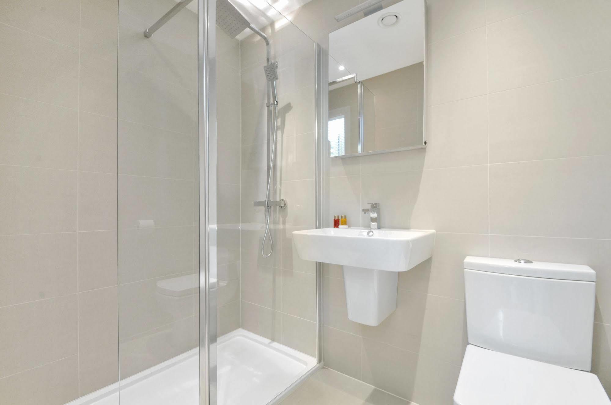 Апартаменти Access West Kensington Лондон Екстер'єр фото